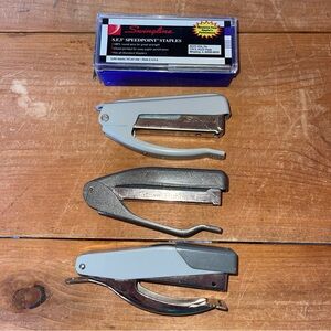 3-Hand Staplers With A Box Of Staples 3-Hand Staplers With A Box Of Staples